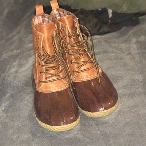 Duck boots